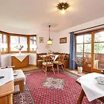 Pensionat Bichlerhof 4*